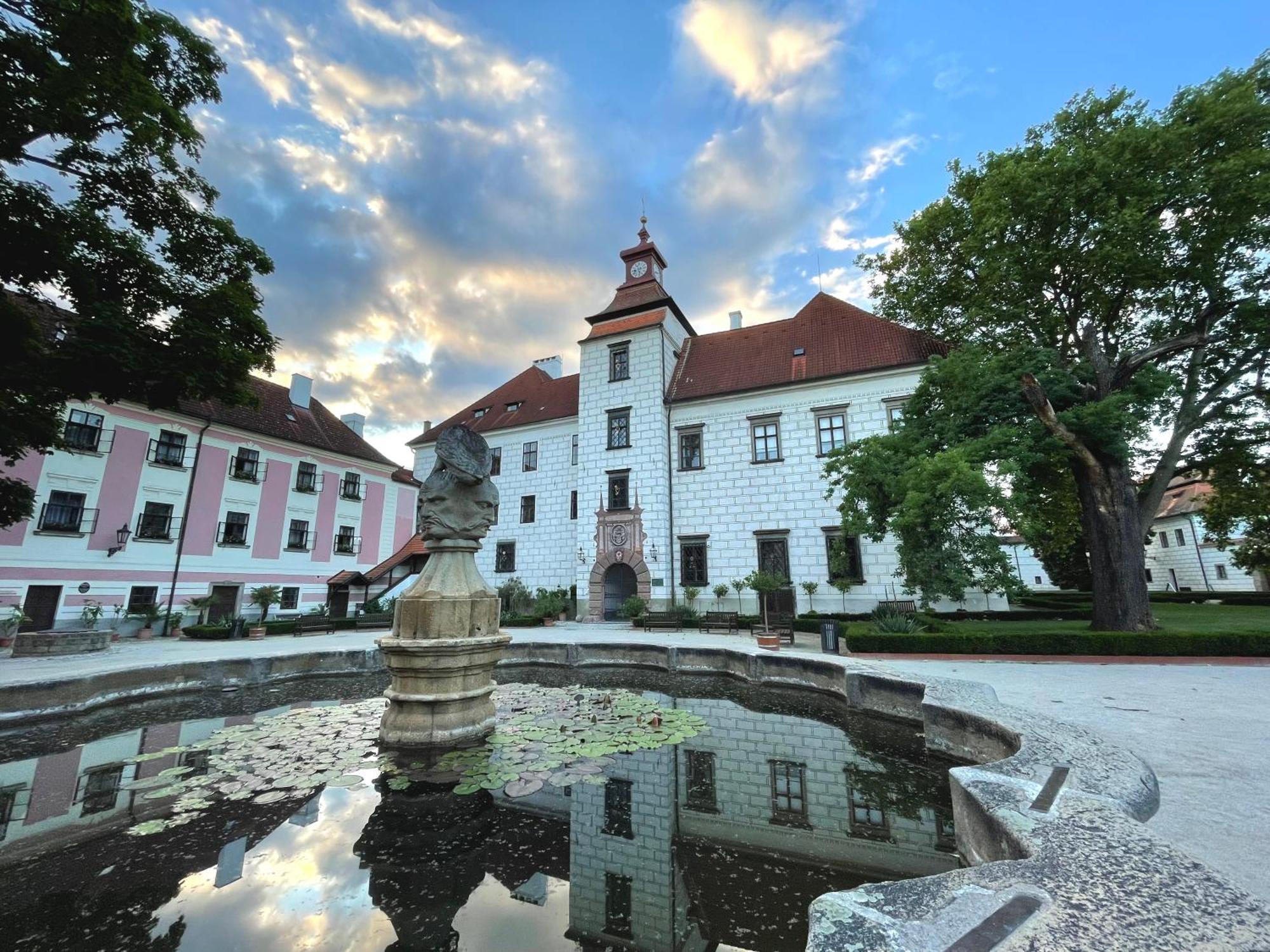 Historicky Dum U Lazni Apartment Trebon Bagian luar foto