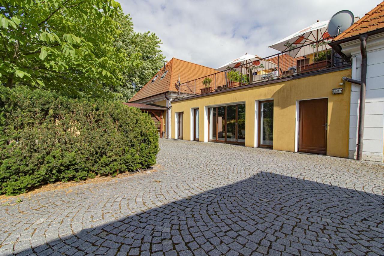 Historicky Dum U Lazni Apartment Trebon Bagian luar foto