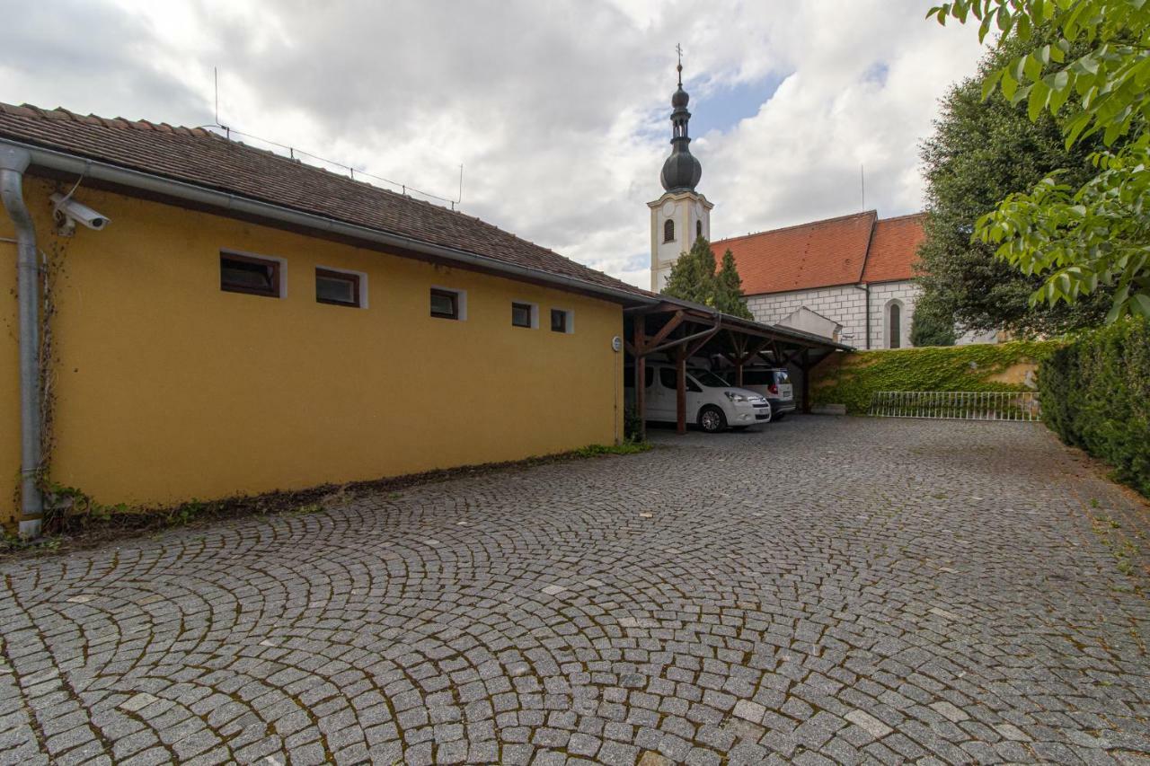Historicky Dum U Lazni Apartment Trebon Bagian luar foto